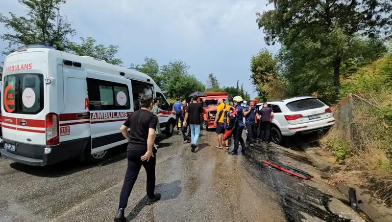 Sakarya'da Kamyonet ile Cip Çarpıştı: 4 Çocuk ile 5 Kişi Yaralı