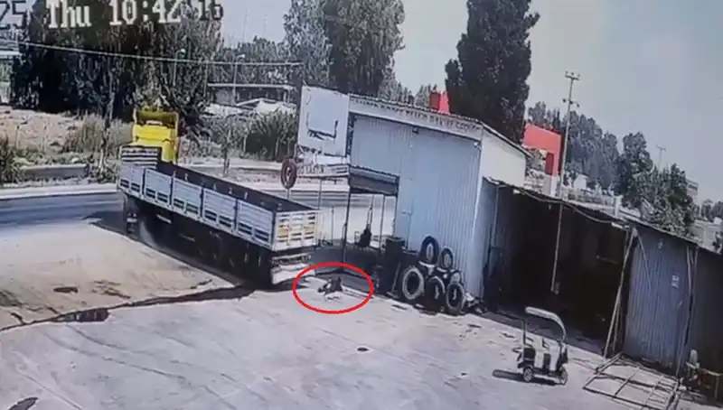 16 Yaşındaki Çocuk İşçi Tamirhanede TIR’ın Altında Can Verdi, Olayın Ayrıntıları Şaşırttı